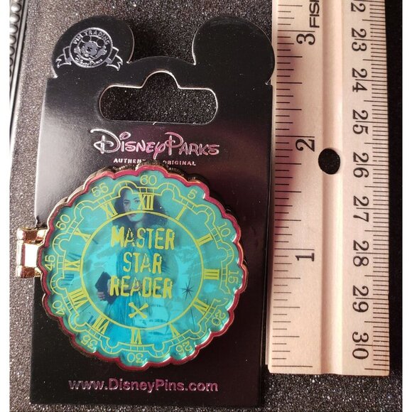 Disney Pirates Caribbean Trading Pin Master Star Reader Lapel Pin Brooch Jewelry - Picture 4 of 9